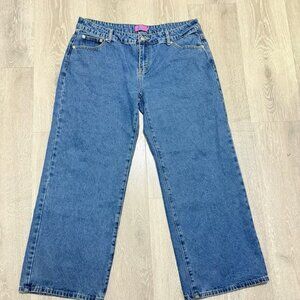 Edikted Wide Leg Wide Bottom Super Baggy Petite Jeans.